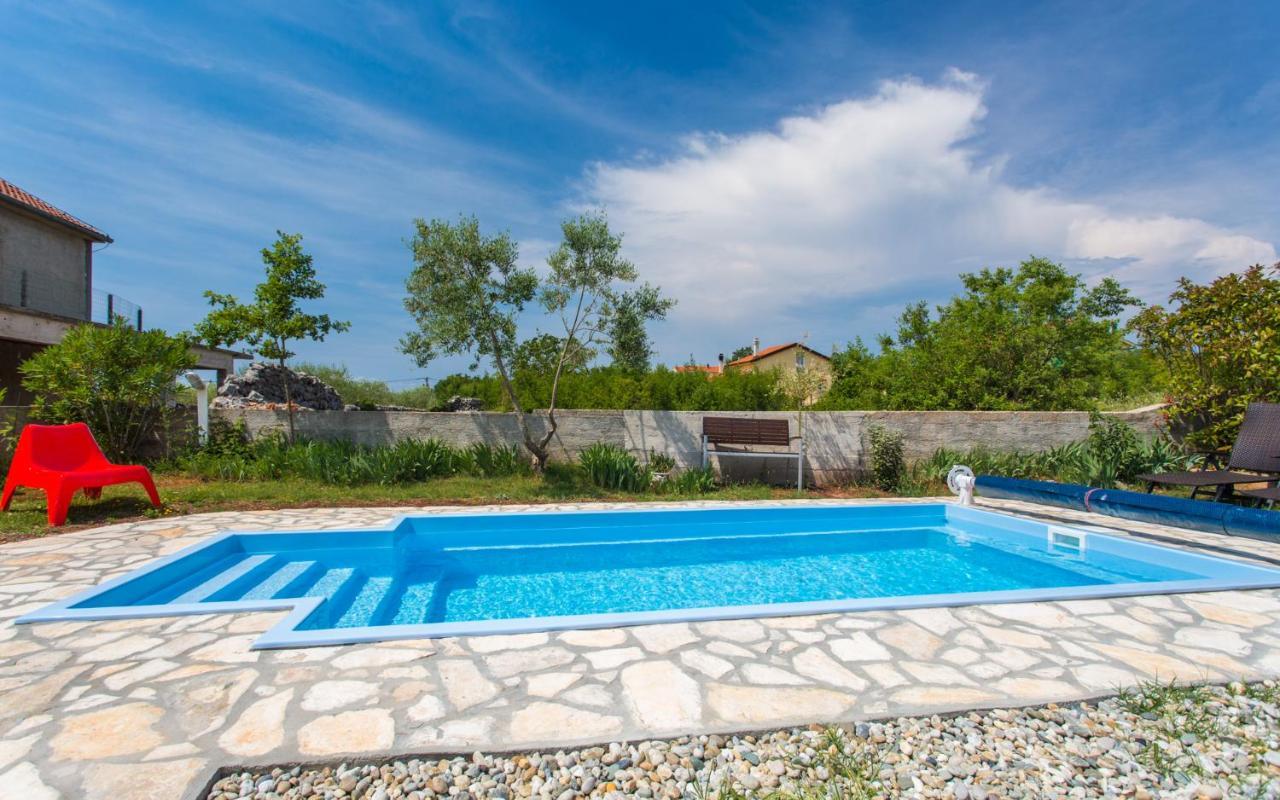 Holiday Home Nika Linardići Eksteriør billede