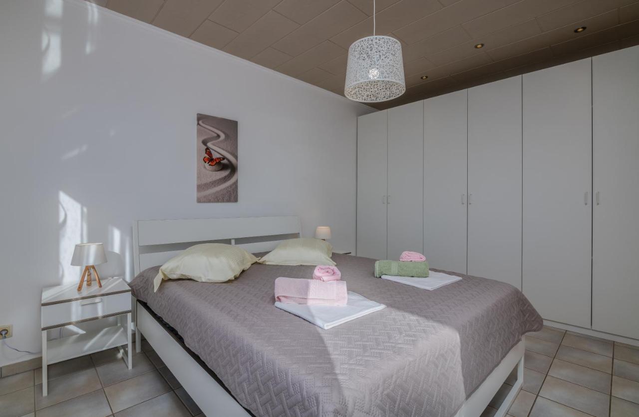 Holiday Home Nika Linardići Eksteriør billede